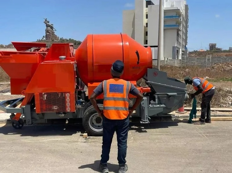 カスタマイズされたコンクリートポンプミキサー、コンクリートポ - Concrete Mixer Machine のレビューと価格